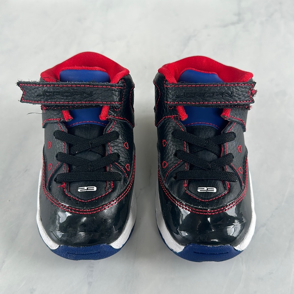 Nike Jordan’s size 7